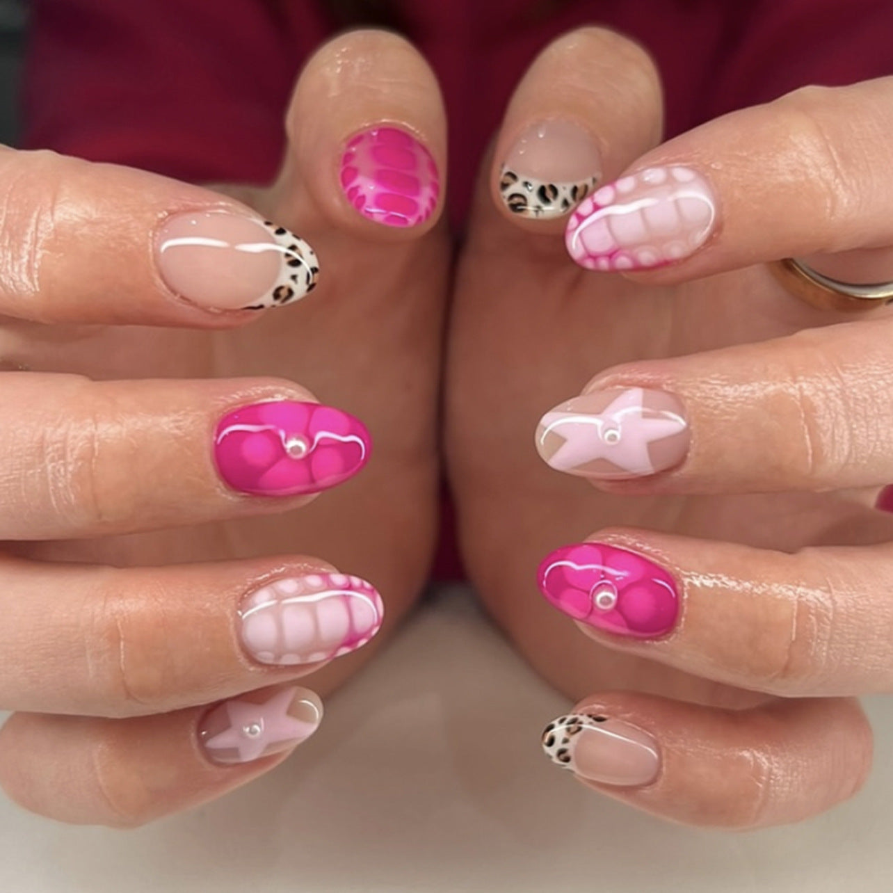 Short Almond Rose Red Flower Star Removable press-on nails