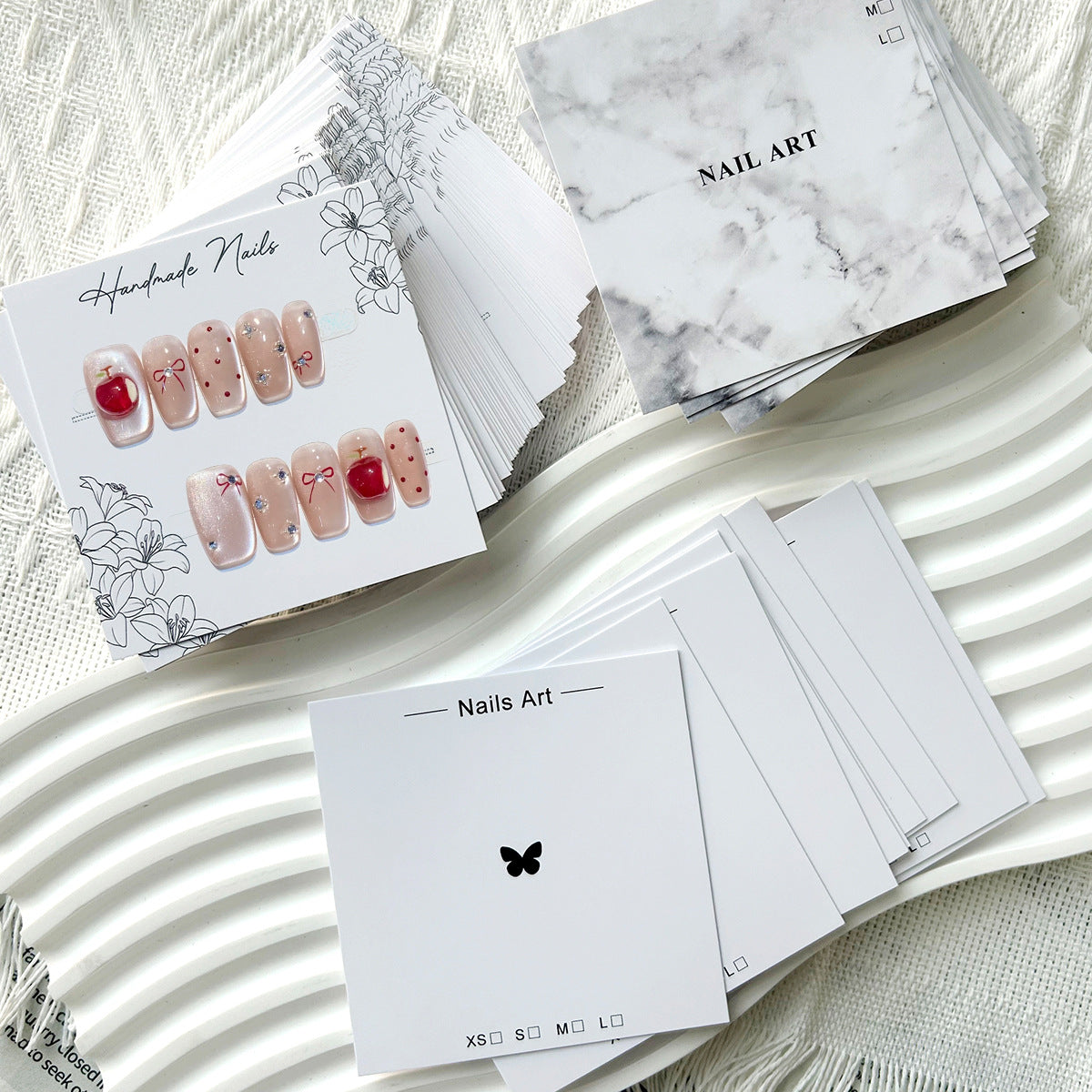 Cartões de exibição de Nail Art elegantes e minimalistas para conjuntos de unhas postiças