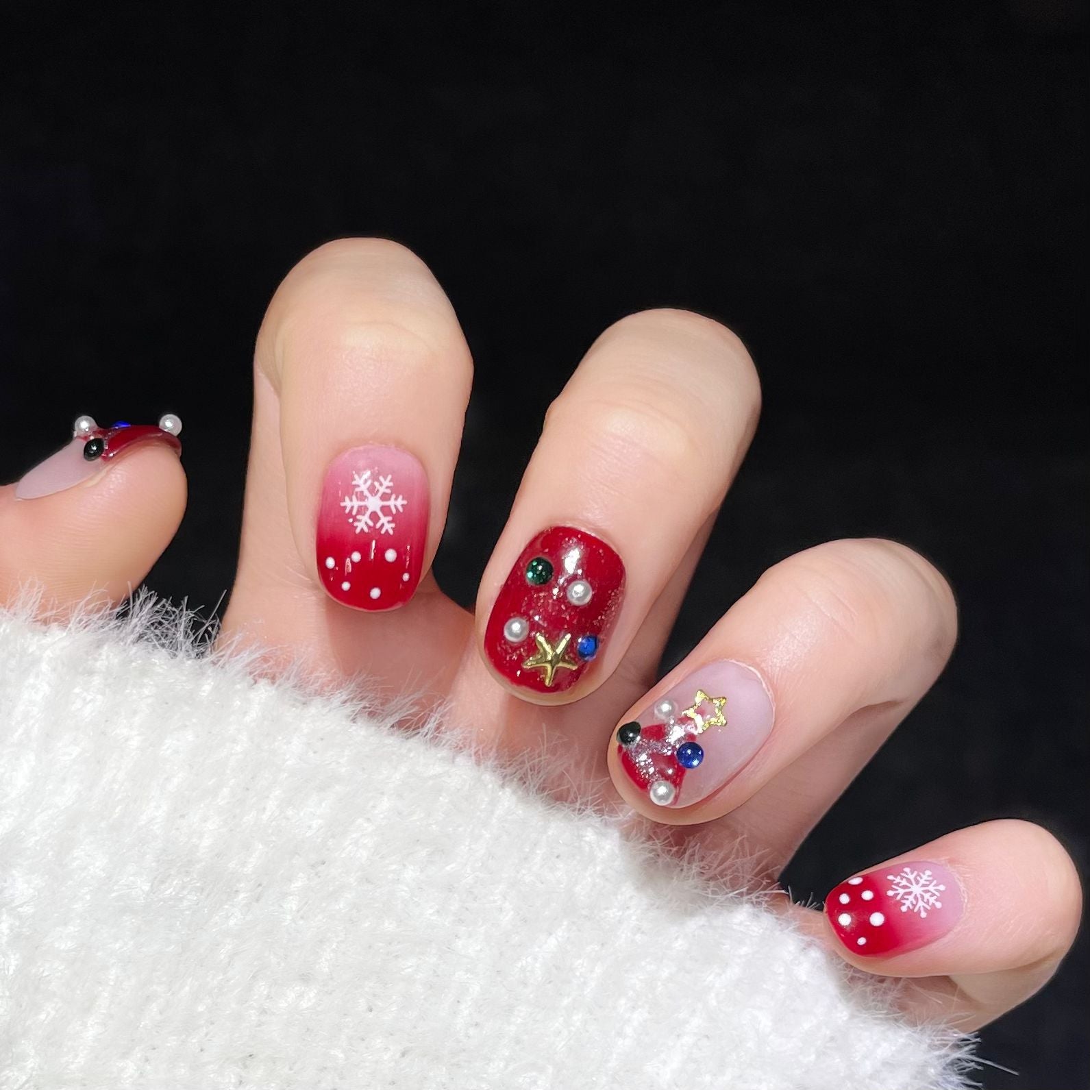 Christmas Gradient Press‑On Nails – Red Snowflake & Tree Design