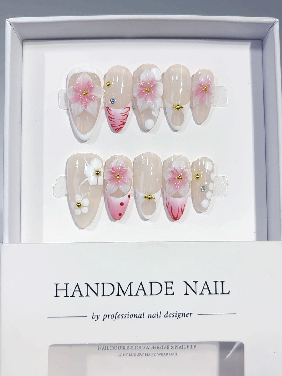 Éclosion Sakura : « Grâce Florale 3D » – Ongles press-on forme amande