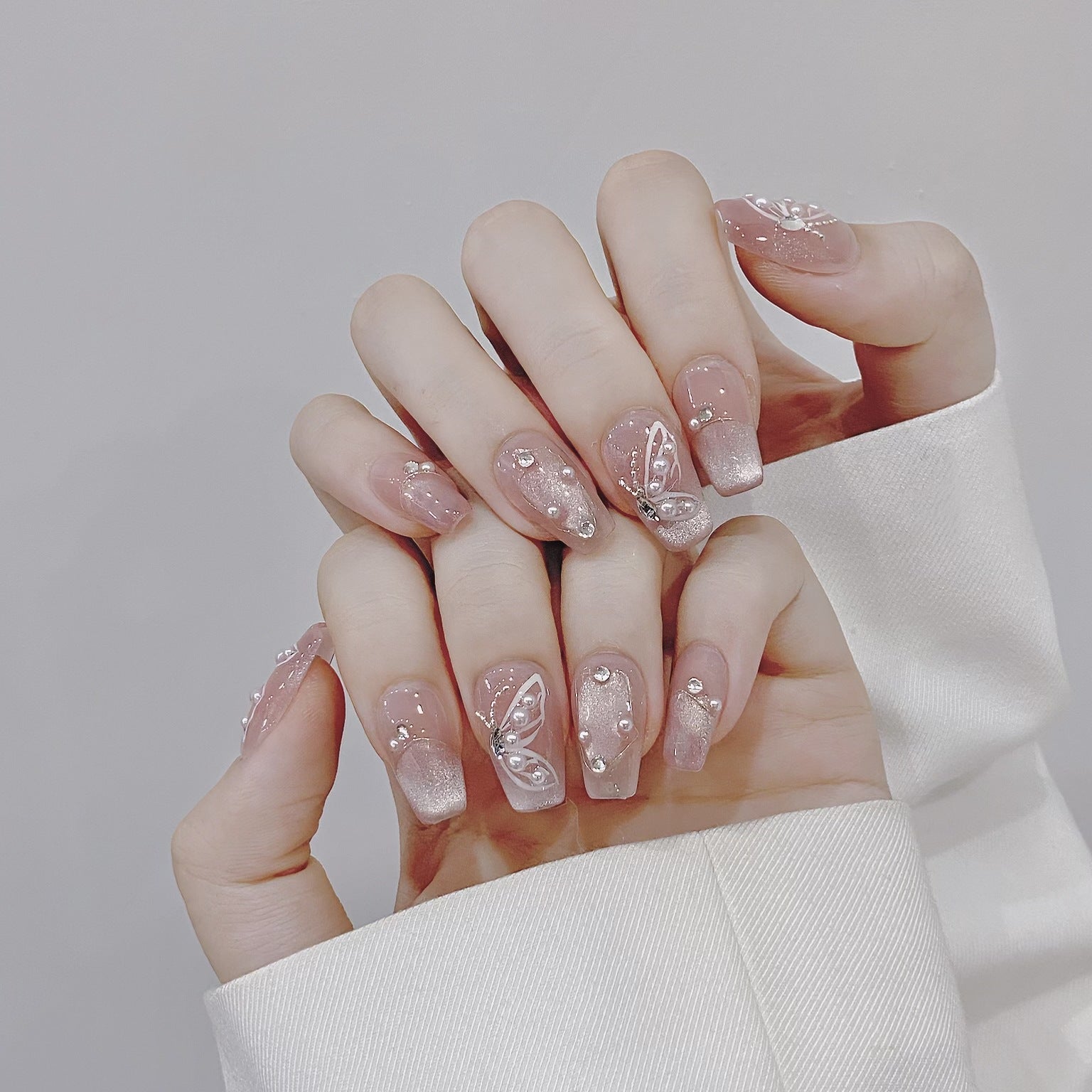 365nails: 「愛麗絲之蝶」—3D 手繪蝴蝶與貓眼手工製杏仁形穿戴甲