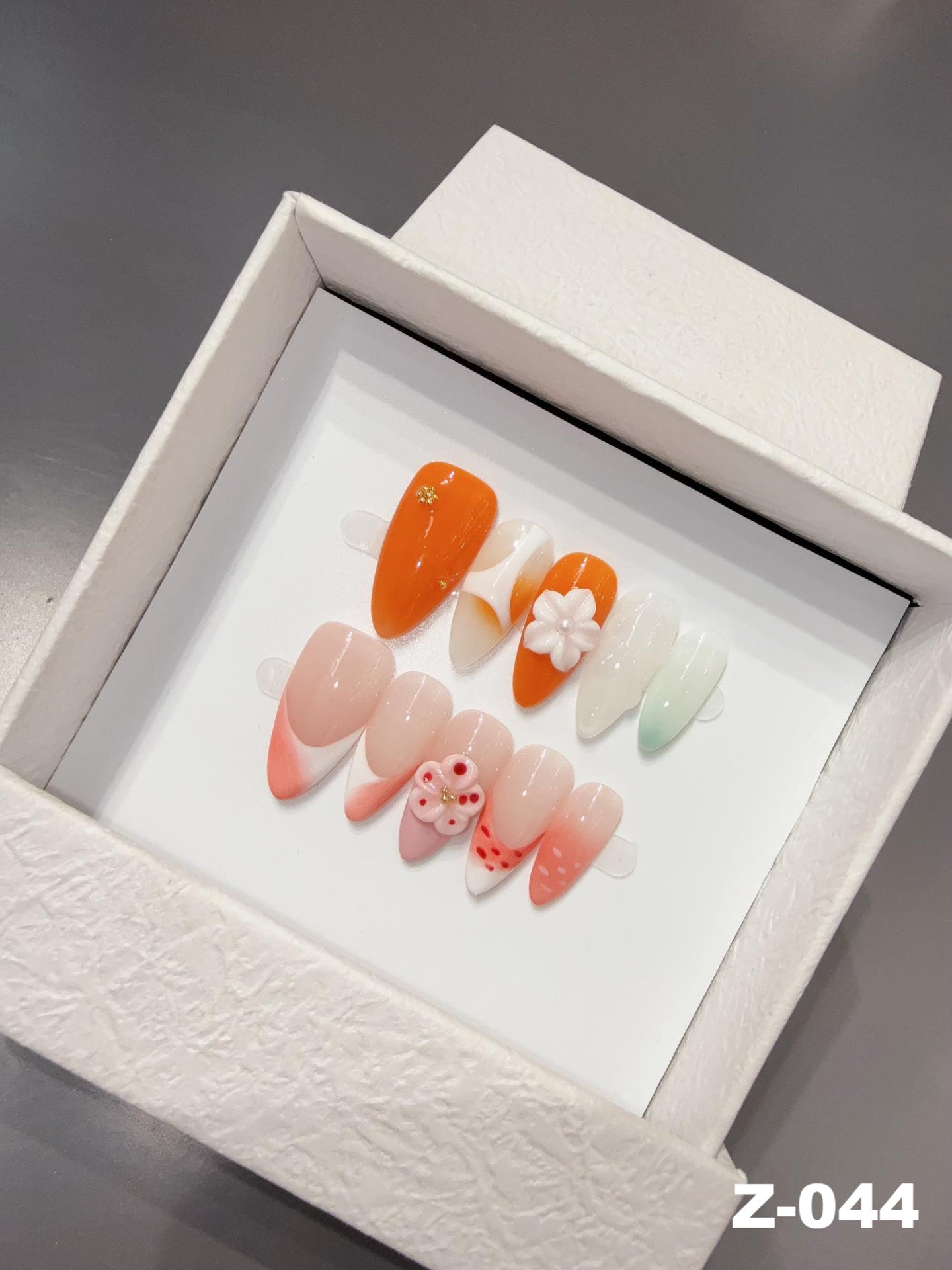 365nails：「柑橘綻放」—3D 立體手工製杏仁形穿戴甲