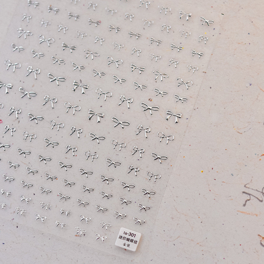 迷你金色蝴蝶結: "優雅緞面" – 5D浮雕美甲貼紙
