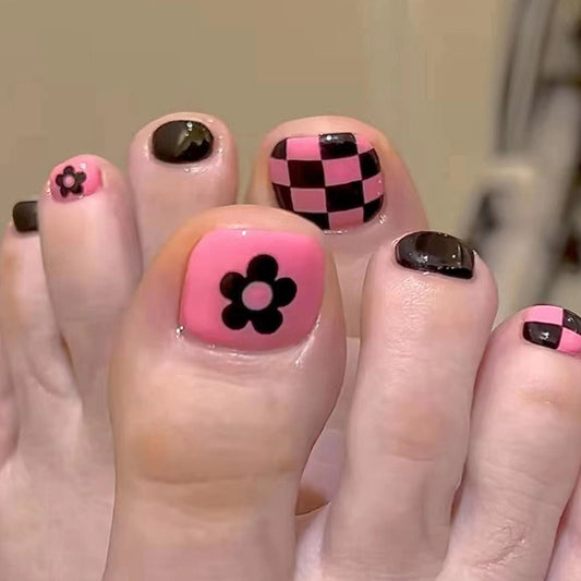 Unhas postiças para os pés, arte em forma de tabuleiro de xadrez com flores, branco, preto e rosa, unhas postiças removíveis, atacado de unhas postiças｜365nails