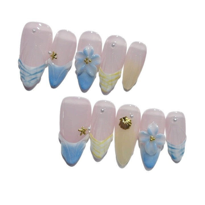Coastal Bloom: "Margarida Concha" – Unhas Postiças Amêndoa