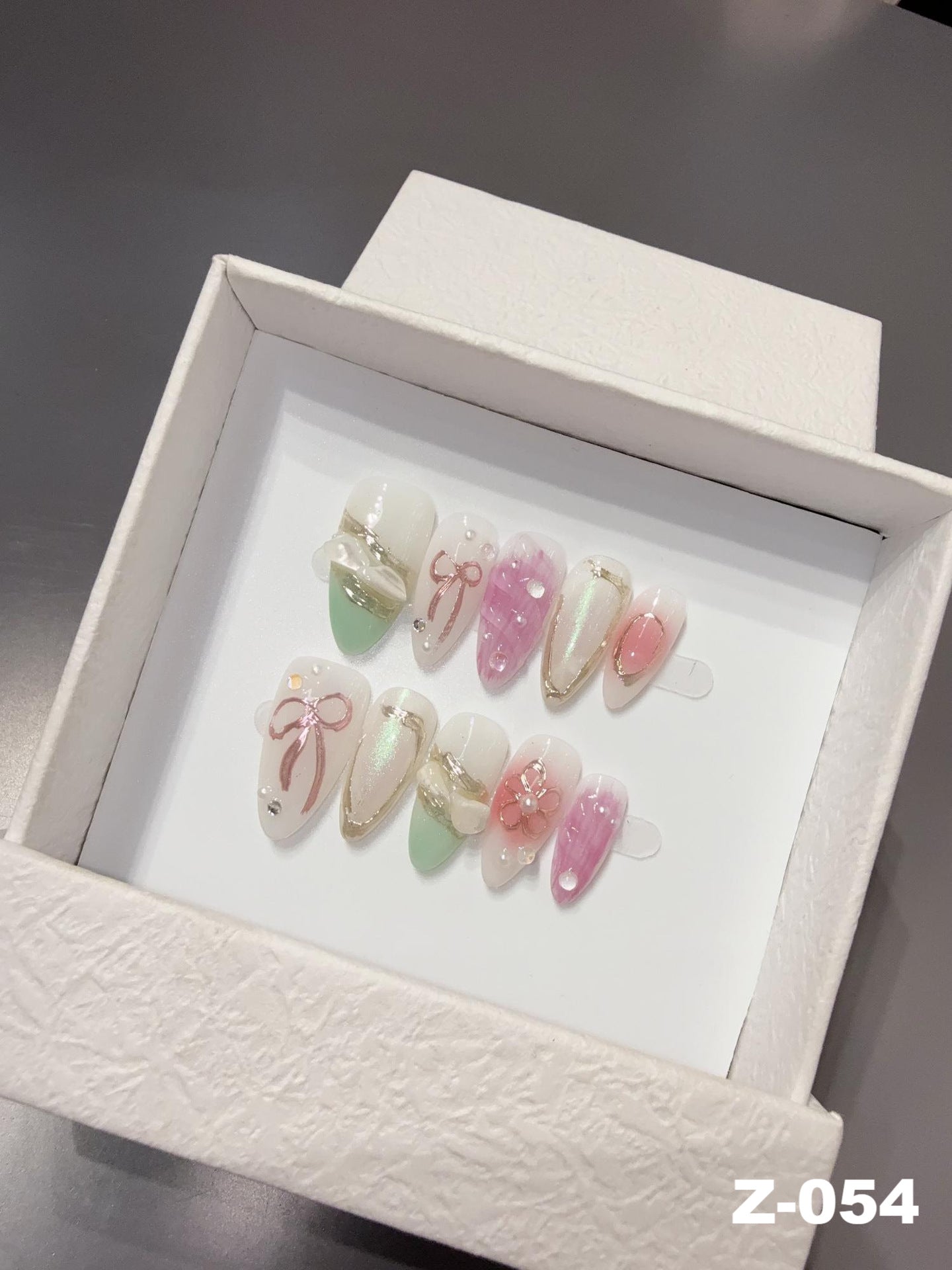 365nails: "Mint Bows" – ongles press-on forme amande 3D avec nœuds faits main