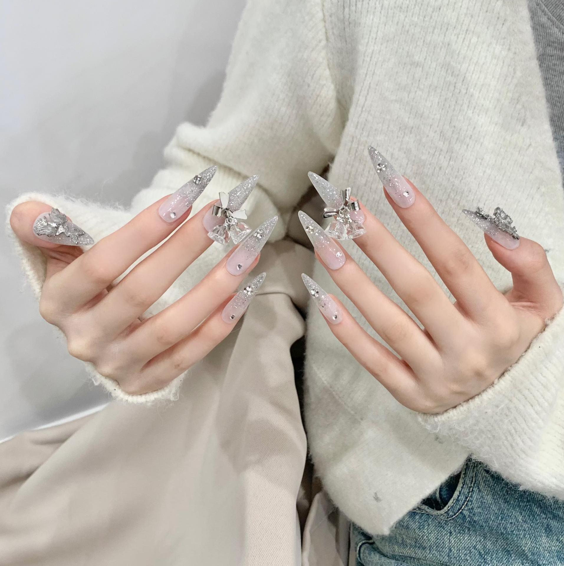 365nails: 「銀色天使」—3D 天使之翼與蝴蝶結 手工製 長款 尖形 甲片