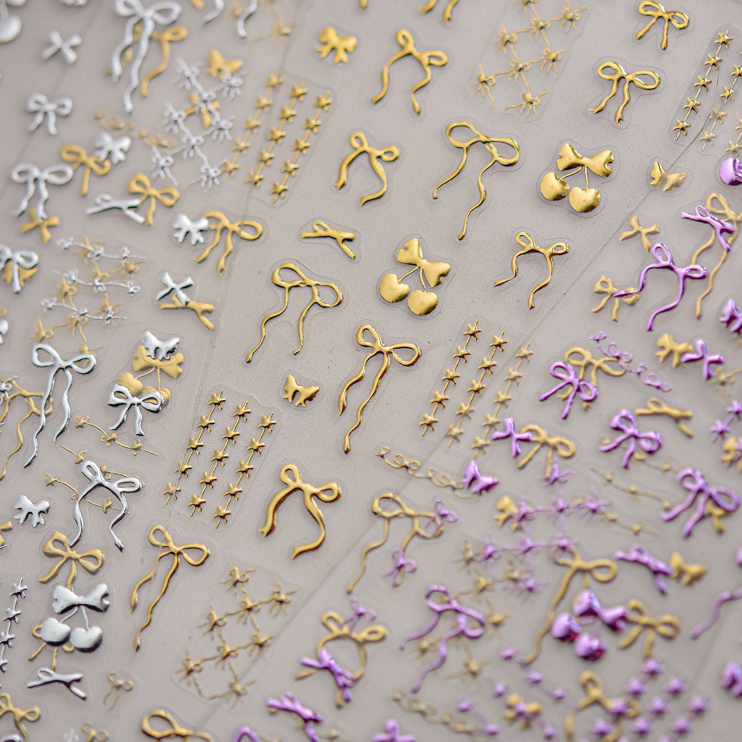 365nails: "Gold Foil Bow & Star" –Nail Art Stickers