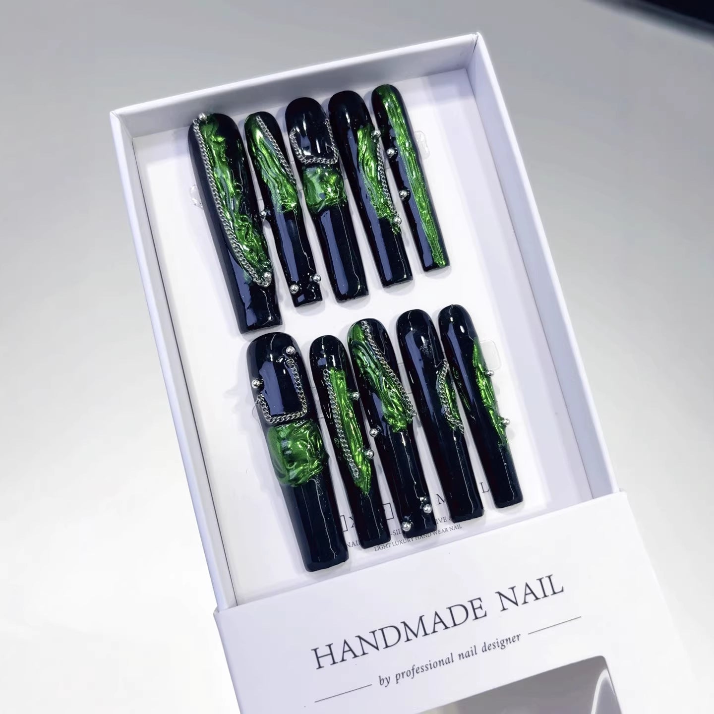 Emerald Envy: "Venom Vein" – Extra Long Square Press-On Nails