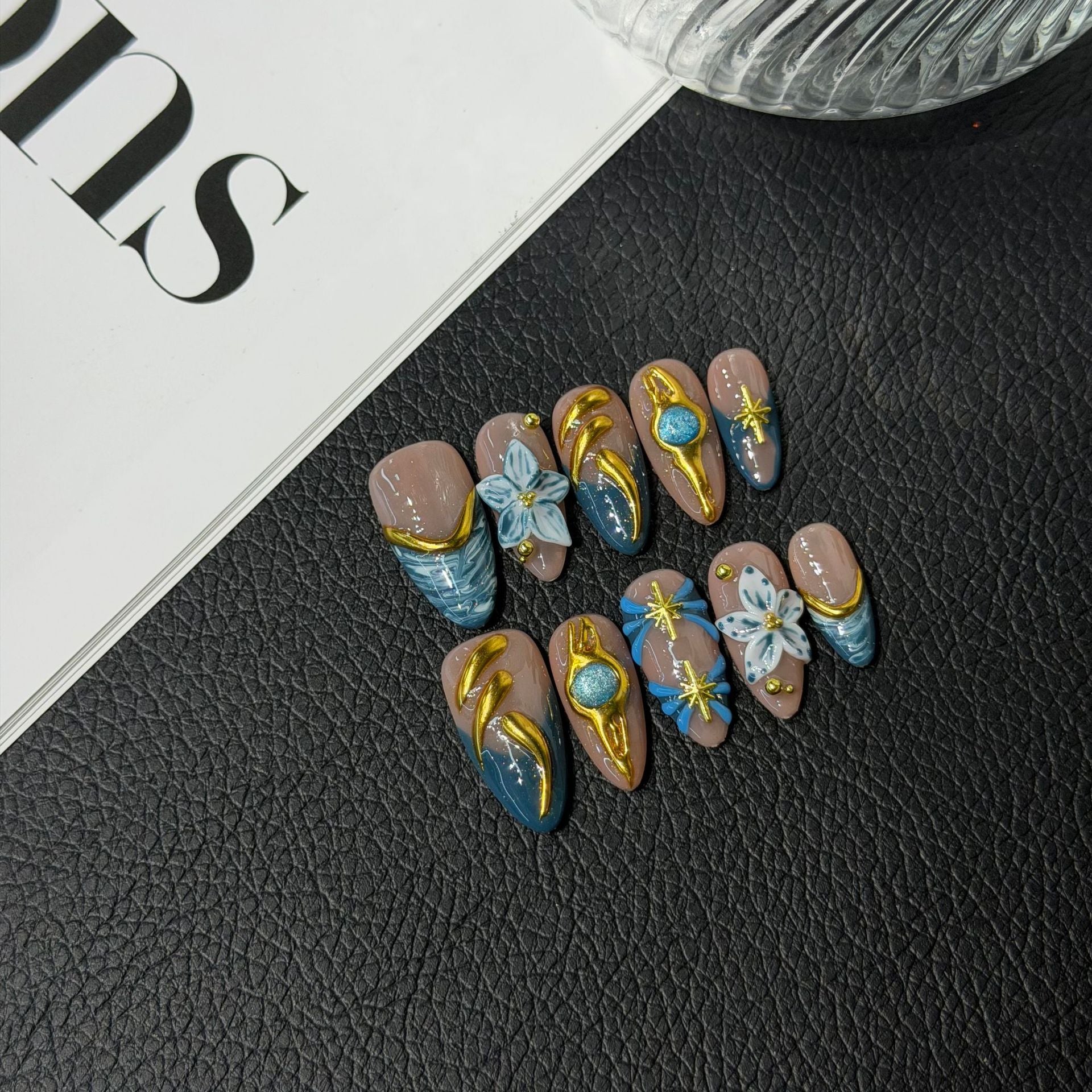 365nails: "로얄 블룸" – 3D 장식 수제 코핀형 네일
