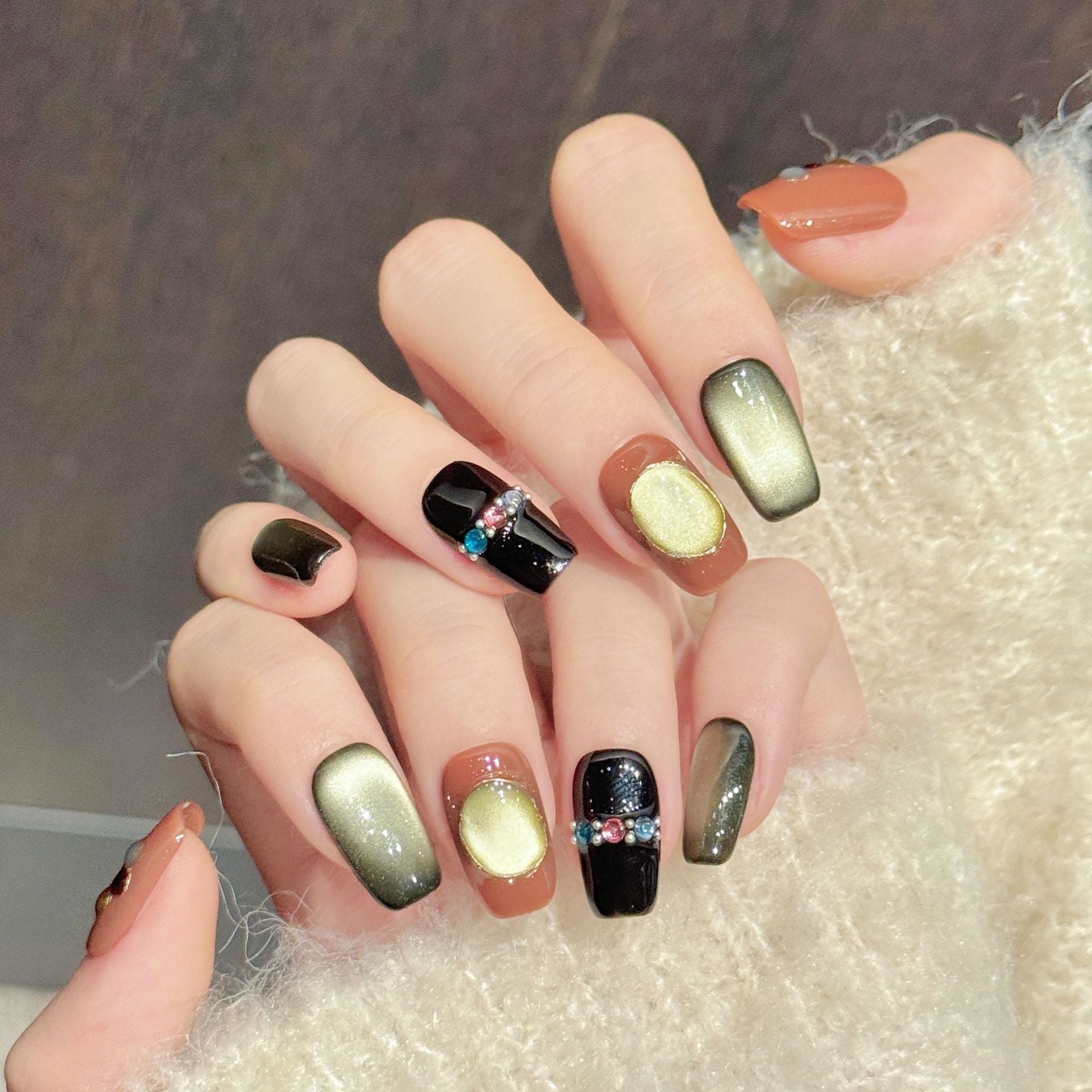 Red Black Cat Eye Short Press On Nails