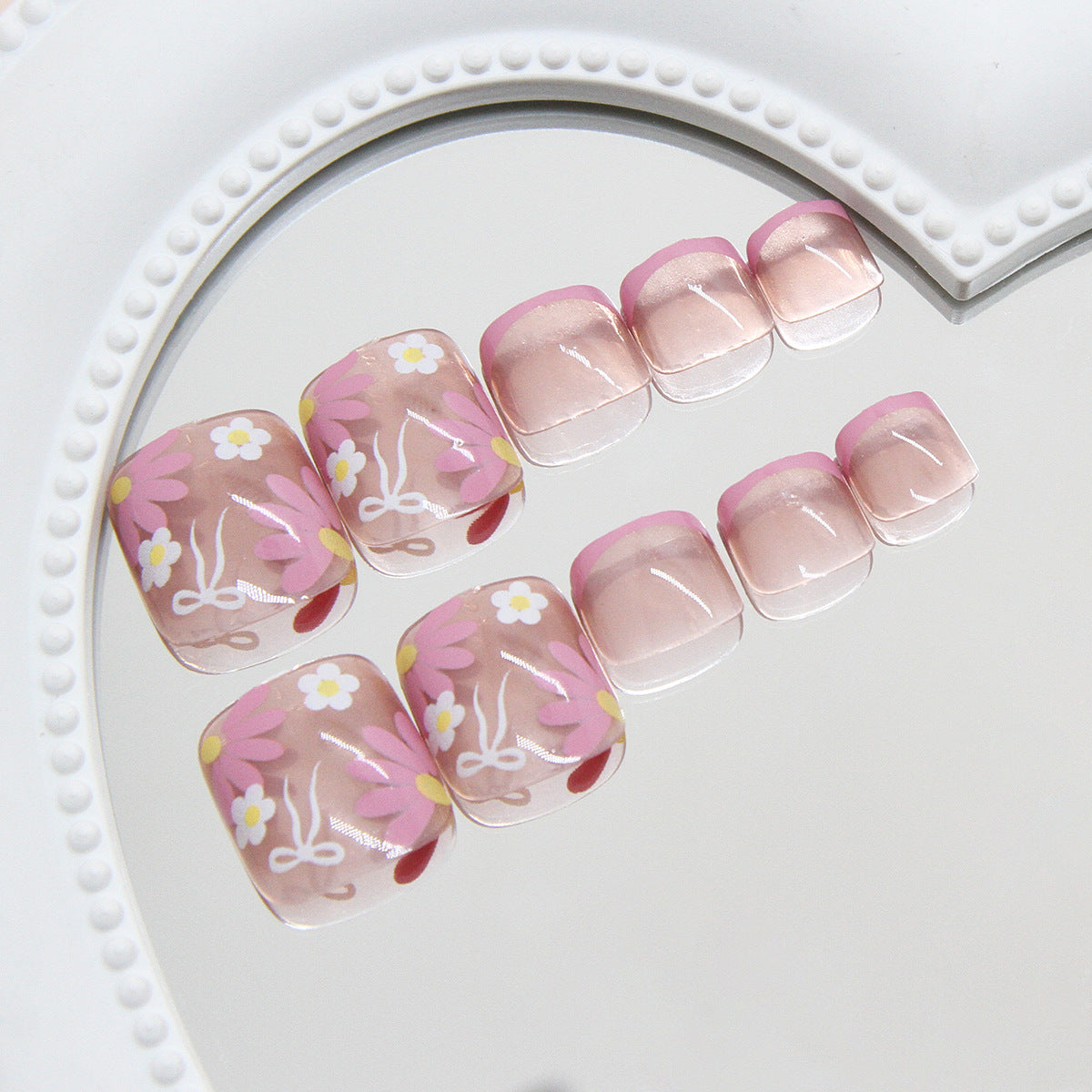 Laço roxo pequeno de margarida, esmalte francês Prss-on, produto final para unhas removível, 24 fotos｜365nails
