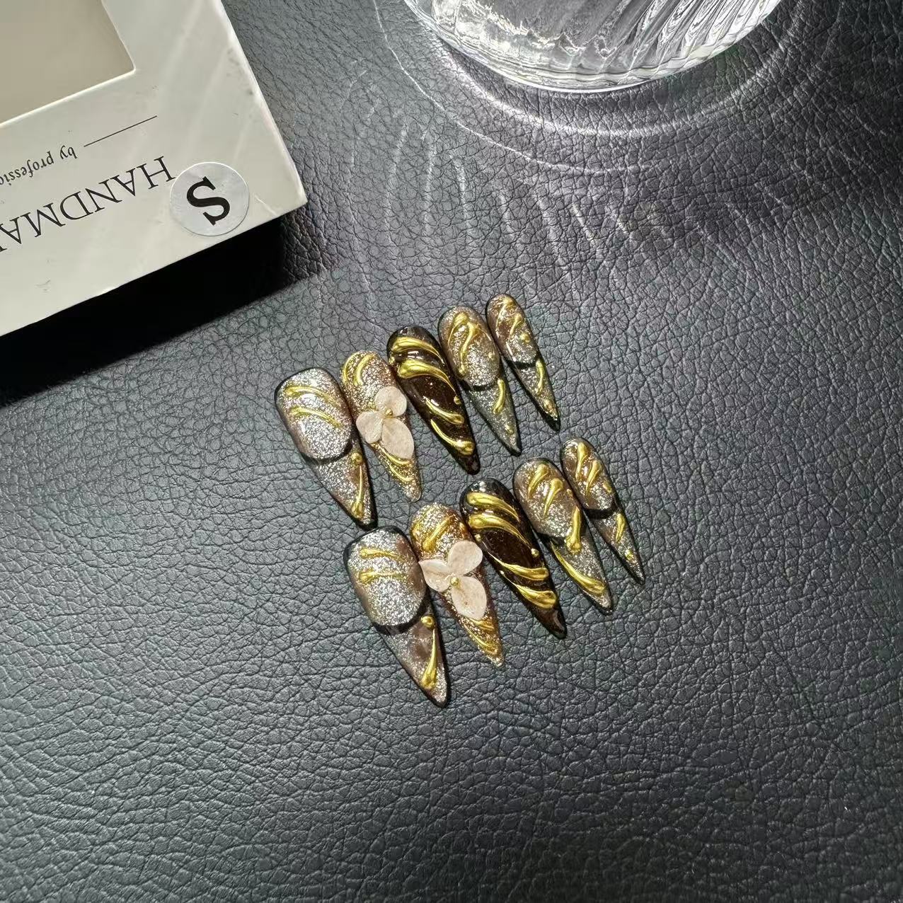 365nails: "황금 교향곡" – 3D 골드 마블 수제 스틸레토형 네일
