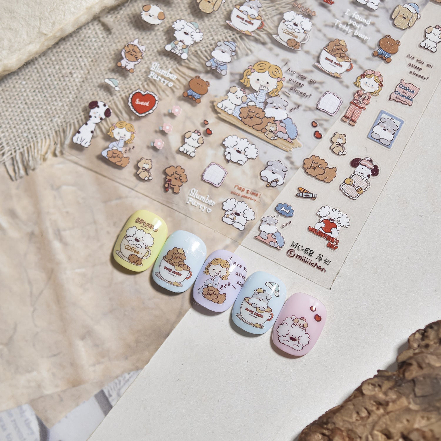 365nails: "소녀와 강아지 데일리" – 네일 아트 스티커