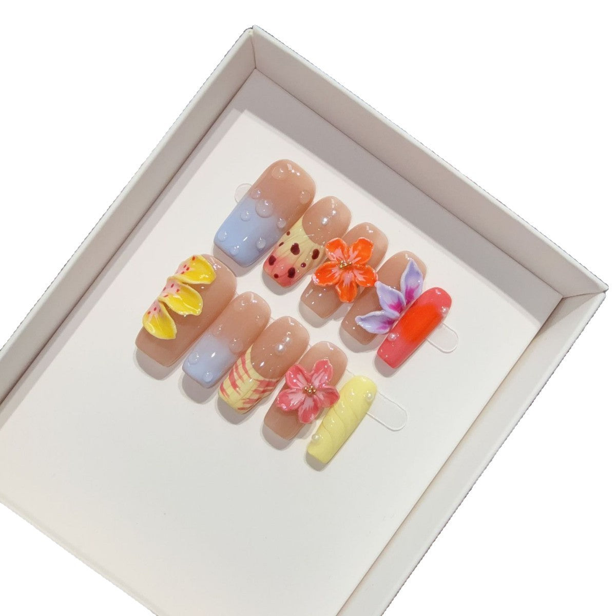 365nails: "Flores Tropicais" – Unhas Postiças Artesanais 3D de Flores e Borboletas no Formato Caixão Médio