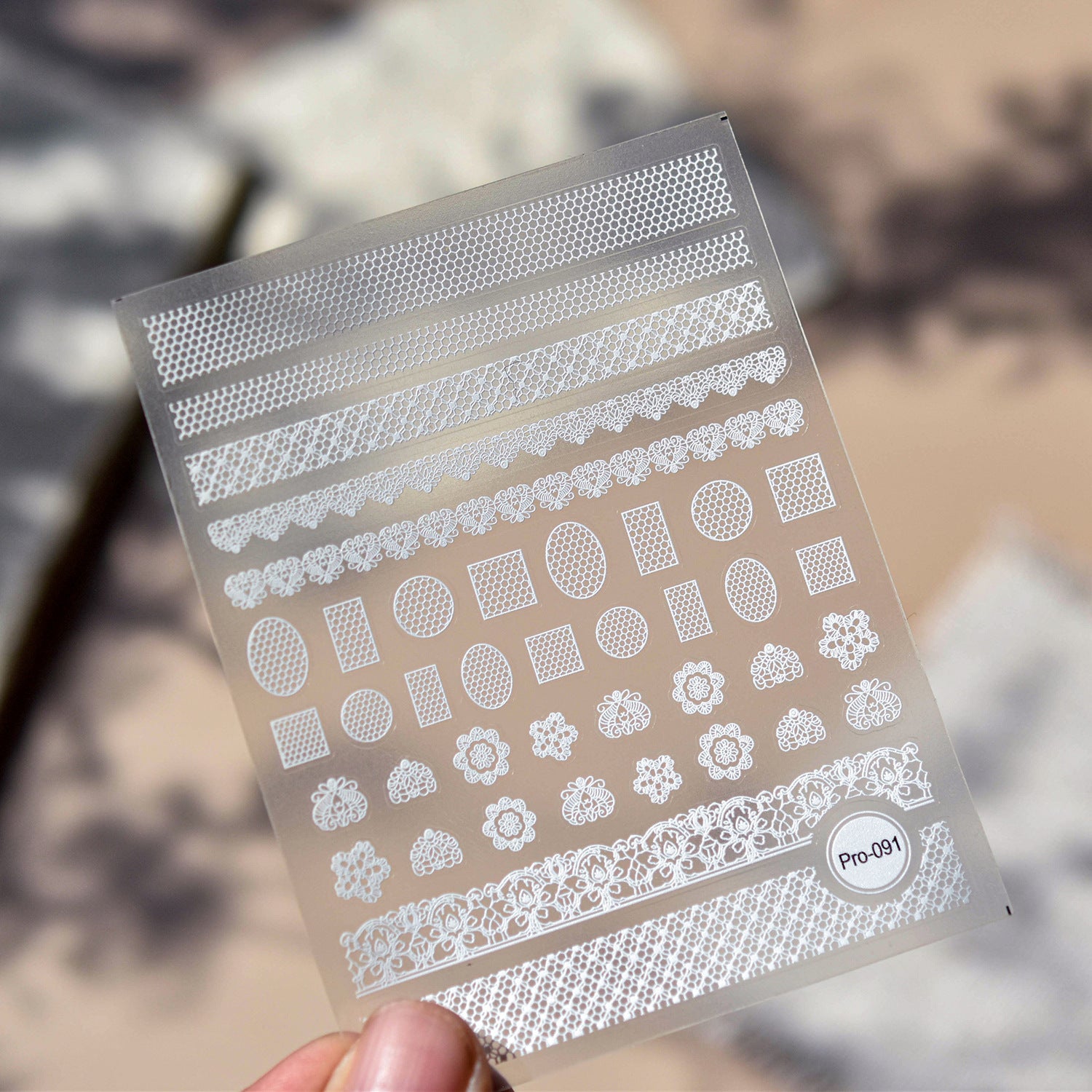 365nails: "White Lace Floral" – nail art stickers