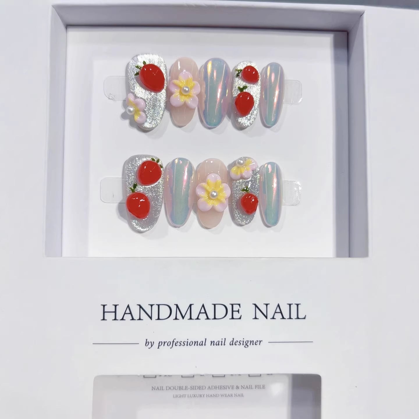 Cherry Berry: "Morango & Floral" – Unhas Postiças Quadradas