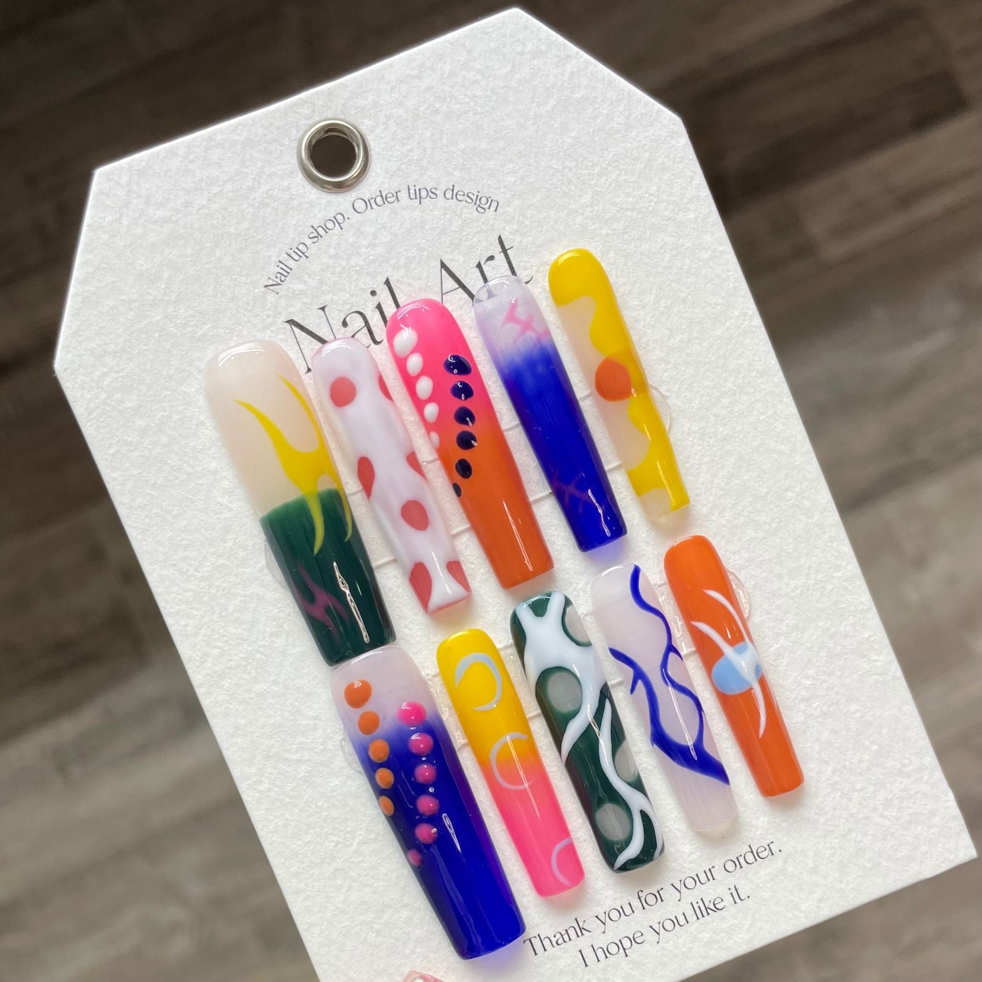 Salsa de melocotón de medianoche - ins Summer Soda Metal Pintado a mano Graffiti Uñas hechas a mano Uñas hechas a mano | 365nails
