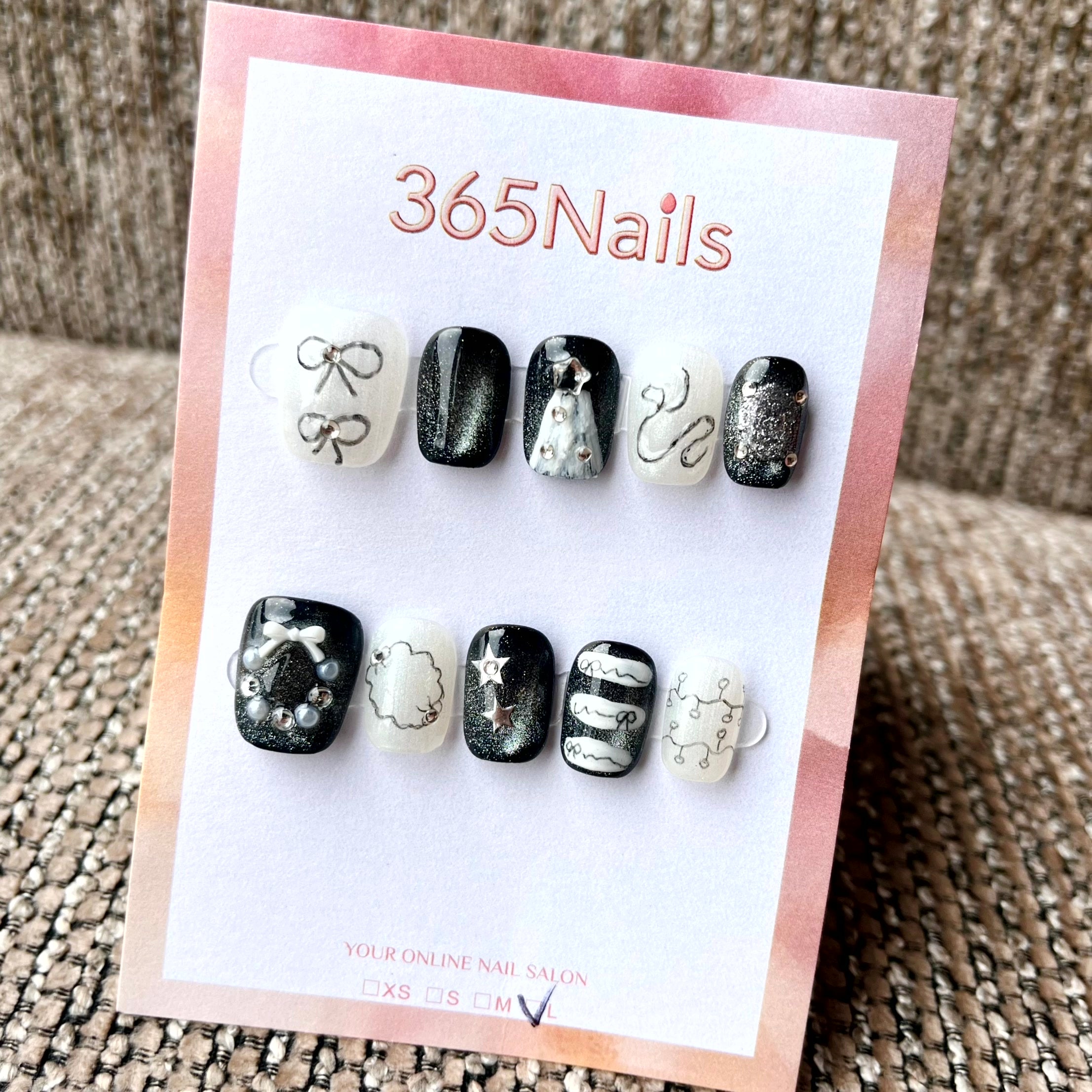 365nails: "黑色芭蕾" – 手繪單色 短款方形穿戴甲
