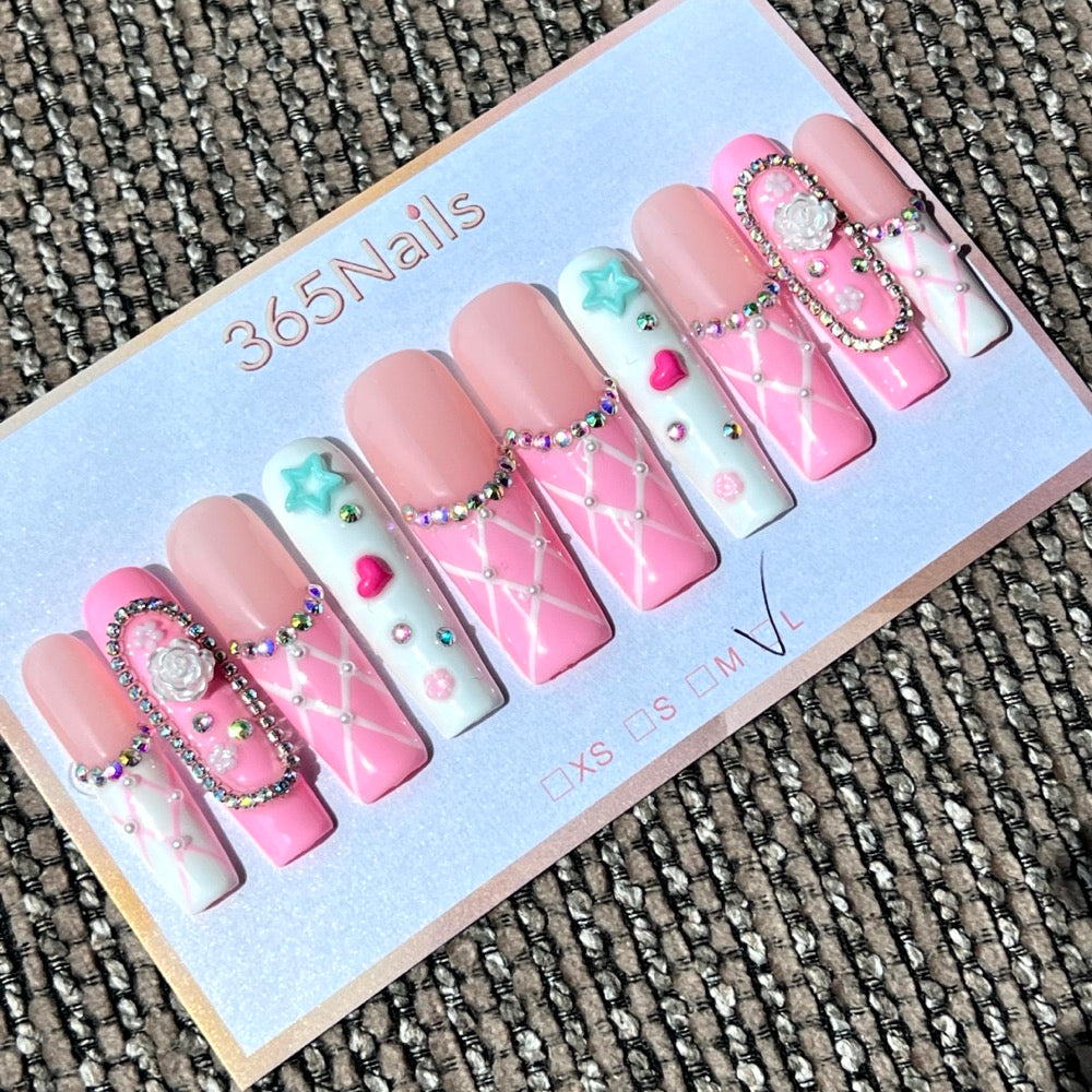365nails: "달콤한 꿈" – 3D 꽃·라인스톤 수제 코핀형 네일