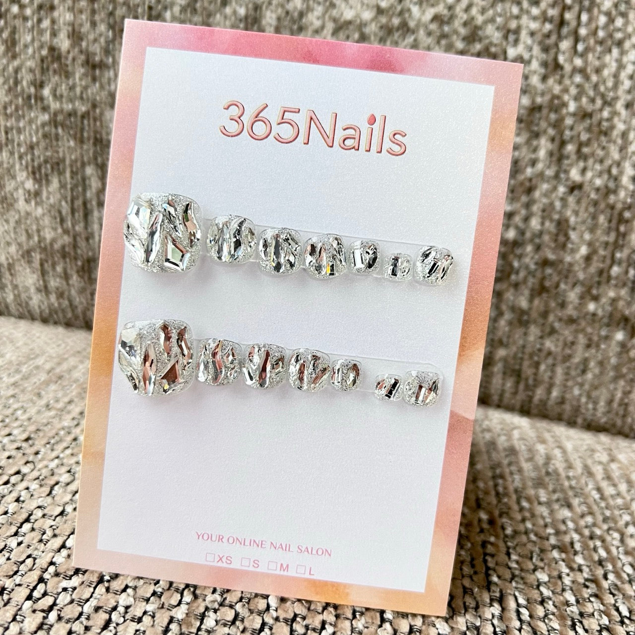 365nails: "crushed ice cube diamonds" – handmade press-on pedicure