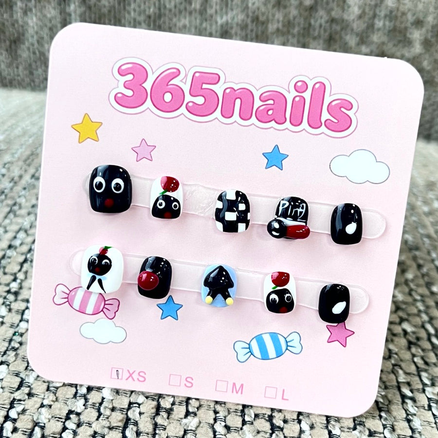 365nails: "Little Penguin" – 3D 수제 캐릭터 달콤한 숏 스퀘어형 네일