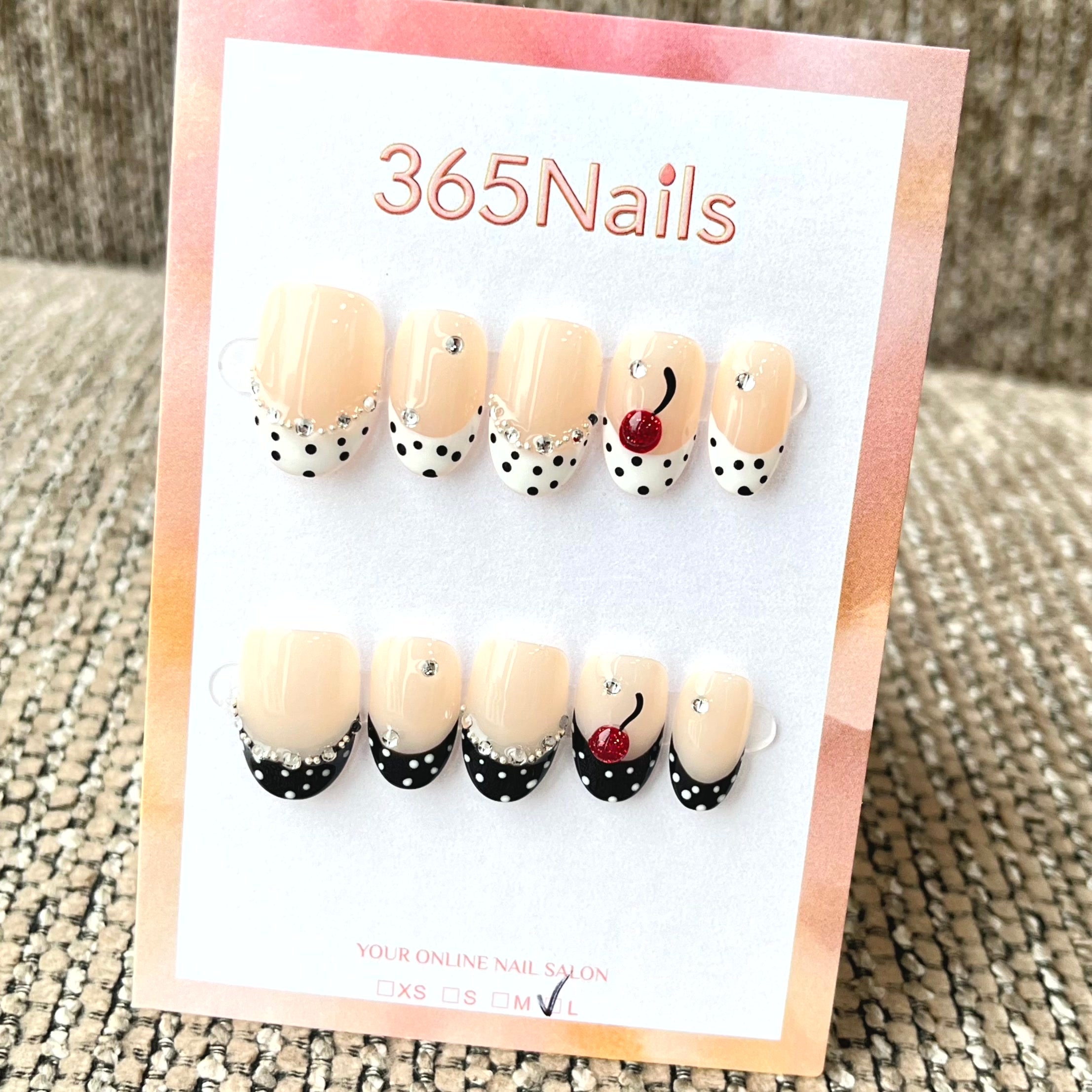 365nails: 체리 도트 – 3D 체리 & 도트 수제 아몬드형 네일