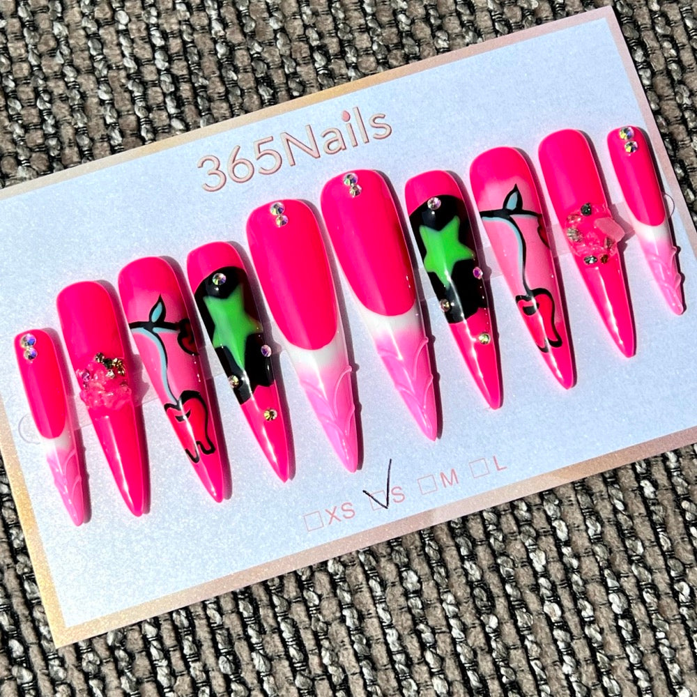 365nails : « Punk Néon » — Ongles longs forme stiletto 3D faits main avec crâne et motifs abstraits