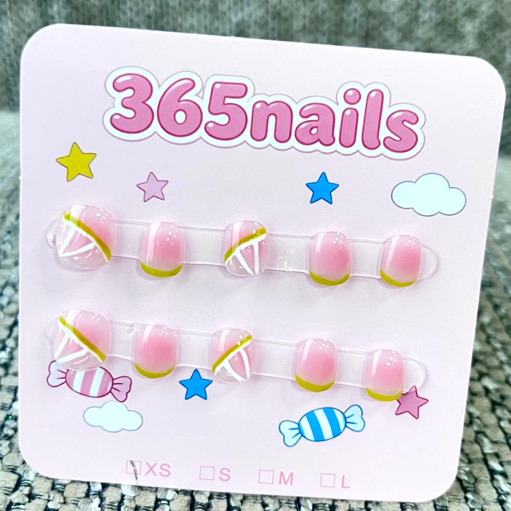 365nails: "Candy Kiss" – 3D French Tip Handmade Short Square Nails