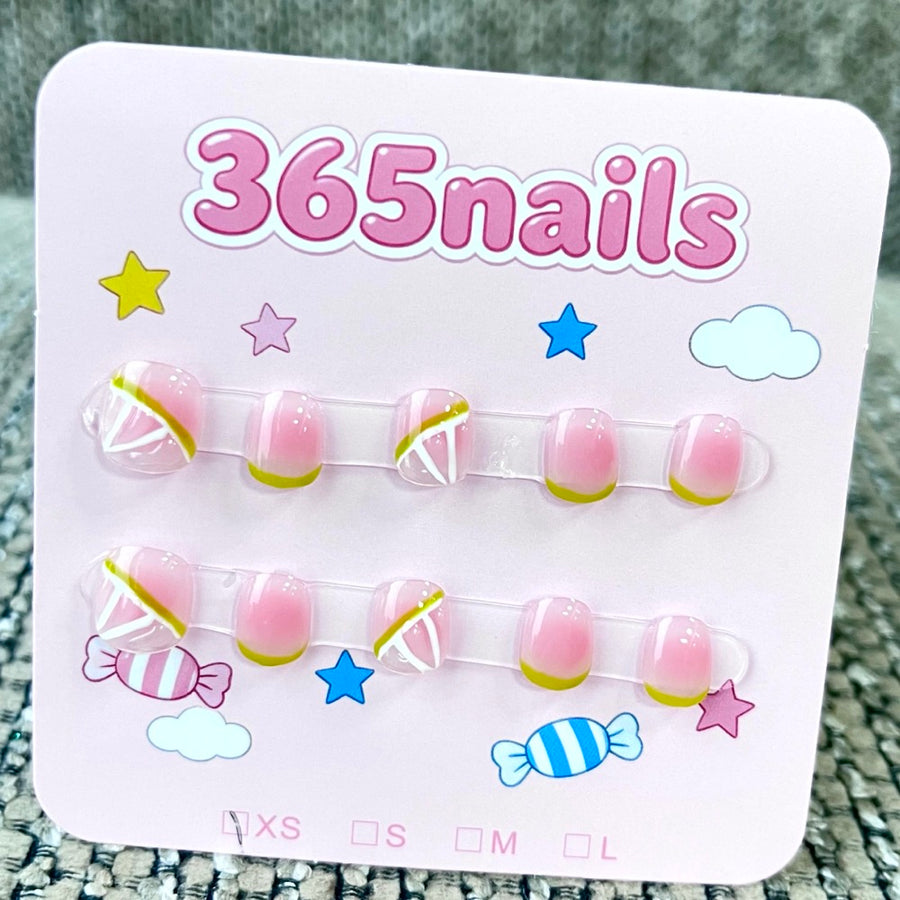 365nails: "Candy Kiss" – 3D French Tip Handmade Short Square Nails