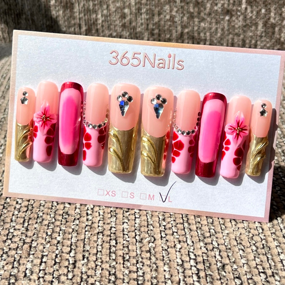 365nails: "Jardim Carmesim" – Unhas Longas Amêndoas Feitas à Mão, Florais 3D e Metálicas