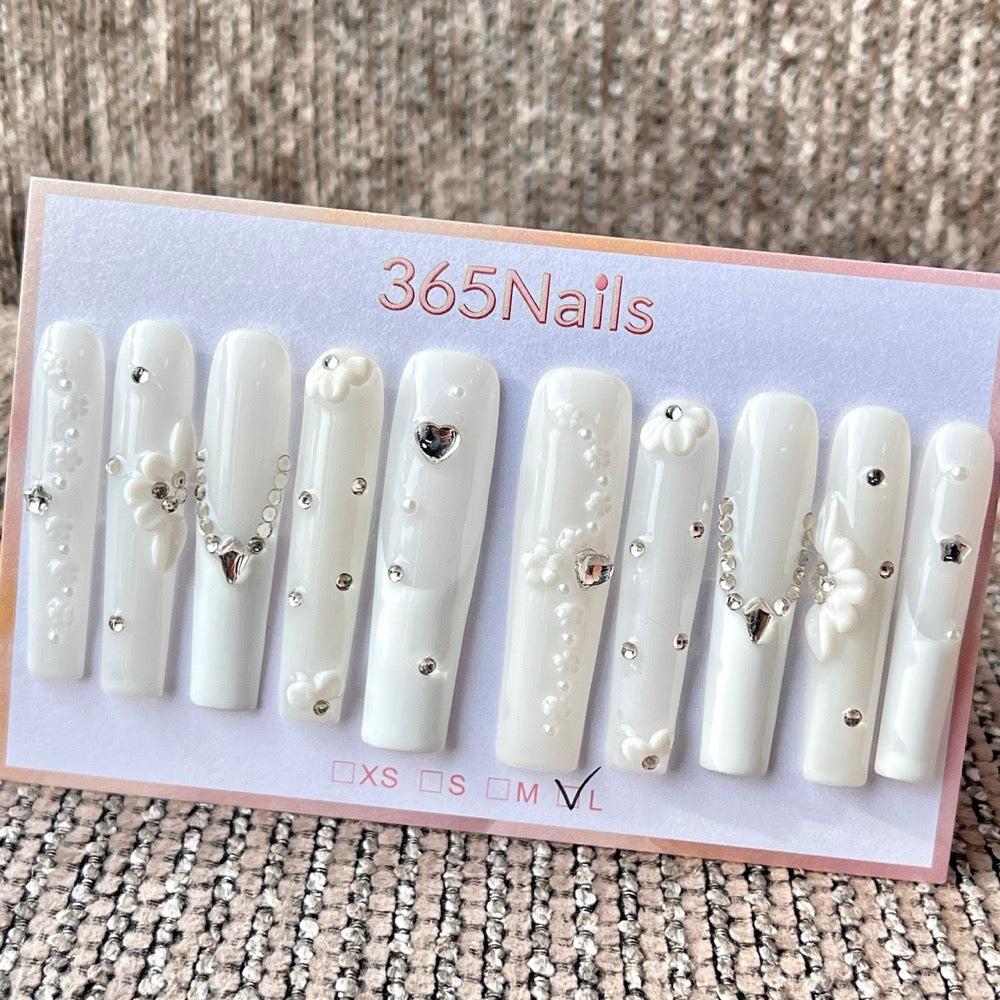 365nails: "Elegant White Flower Rhinestone Long" – Handmade Long Trapezoid Press-On Nails
