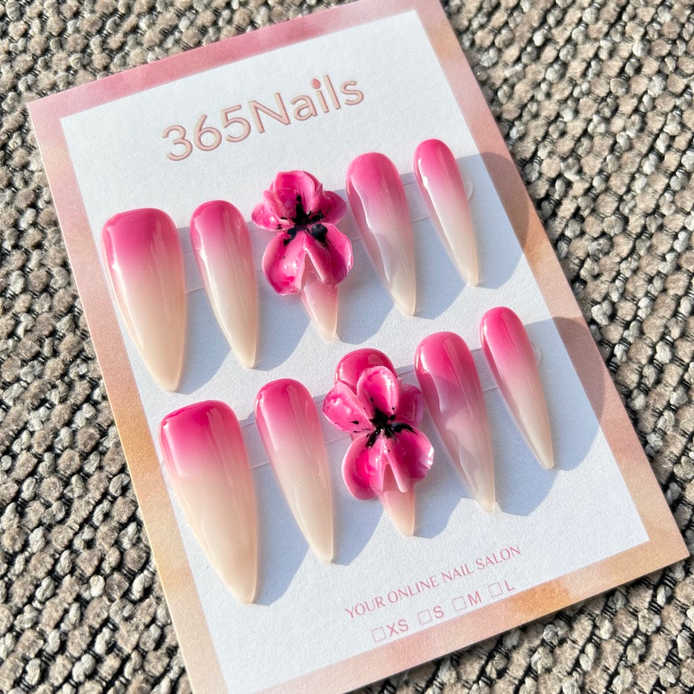 Flora Esculpida: "Pêssego Rosado e Flor Tinta" – Destaque Floral Rosa 3D Pintado à Mão em Unhas Stiletto com Degradê Nude Suave
