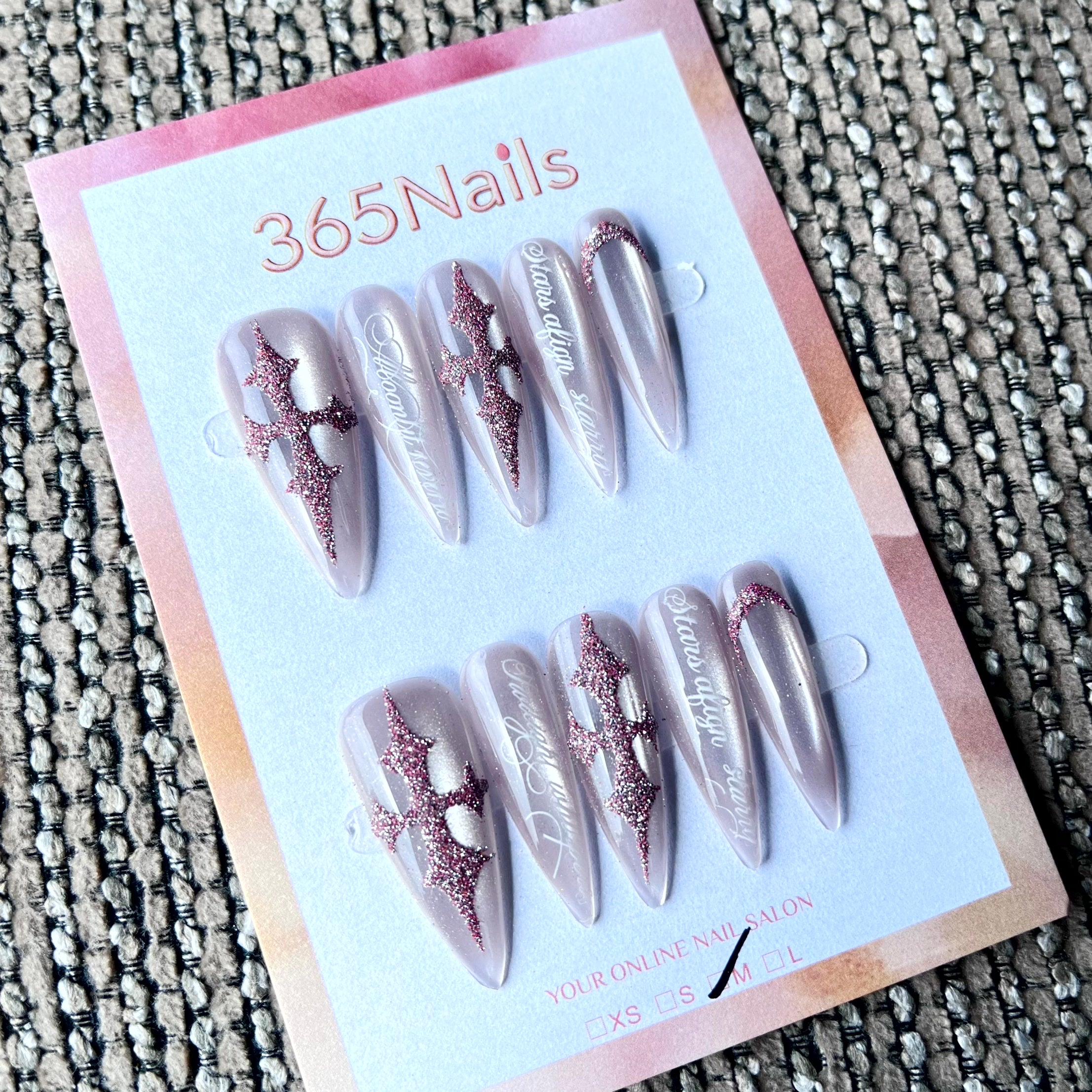 365nails: 장미 크로스 – 수제 롱 샤프 스틸레토형 네일
