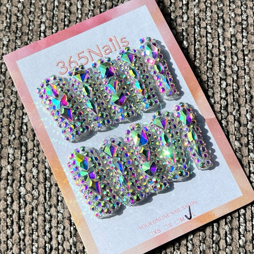 365nails: "Aurora Boreal" – Unhas Postiças Artesanais de Caixão 3D com Cristais e Strass