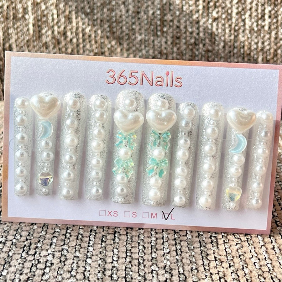 365nails: "White Pearl Heart Long" – Handmade Long Trapezoid Press-On Nails
