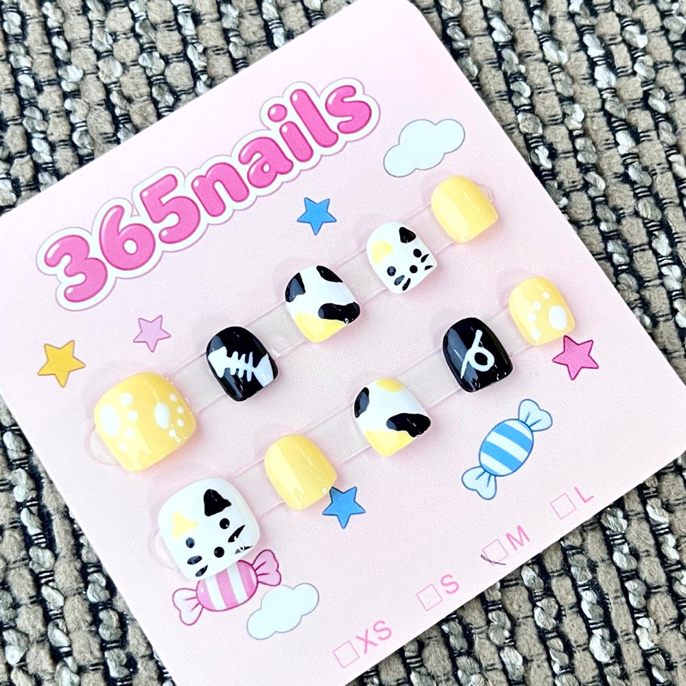 365nails: "Kitty Paw Party" – 3D Cat & Paw Print Handmade Short Square Nails