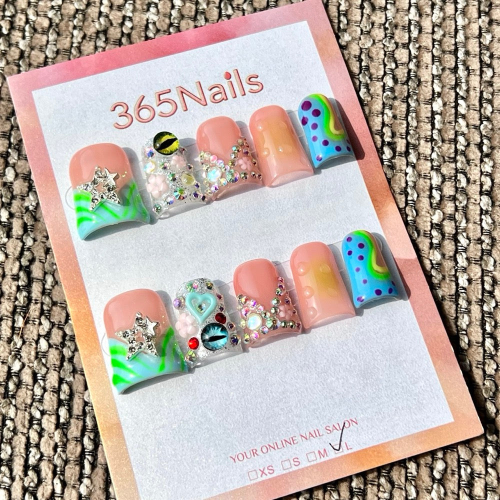 365nails: "Colorful Monster Eye Star Rhinestone Short" – Handmade Short Trapezoid Press-On Nails