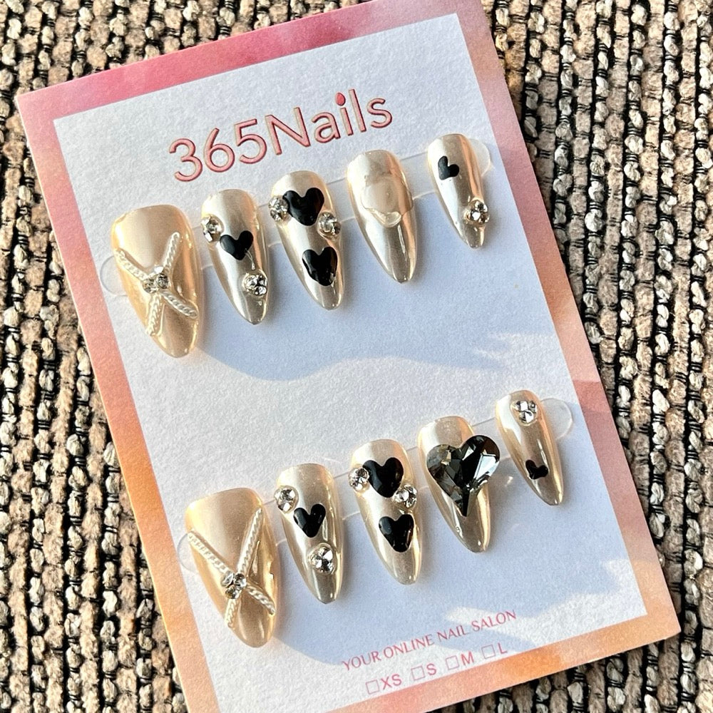 365nails: "Silver Black Heart Rhinestone Medium" – Handmade Medium Stiletto Press-On Nails