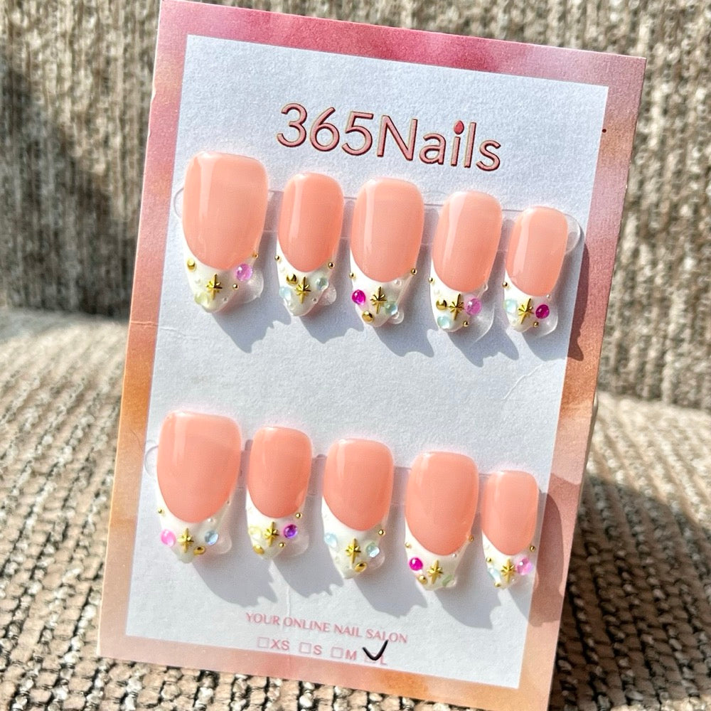 365nails — French bonbon étoilé — ongles press-on fait main, forme coffin, court