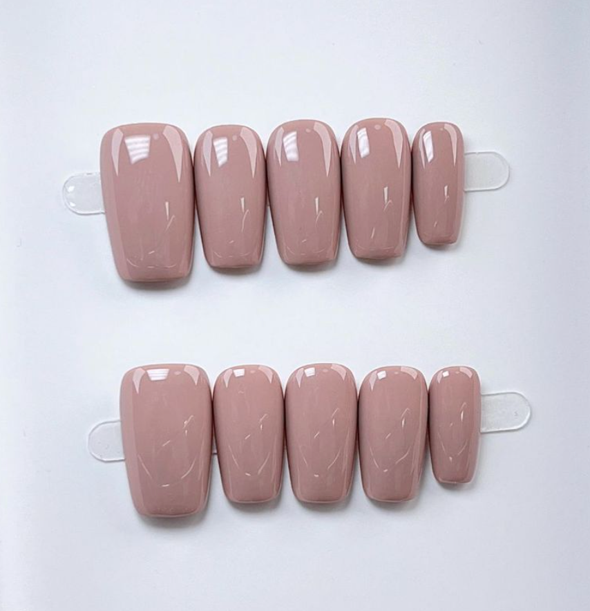 Essentiels unis | court, forme ronde | ongles press-on faits main