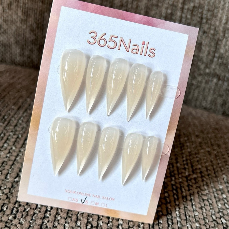Ivory Glow - Pearl Pointed Press-On Nails