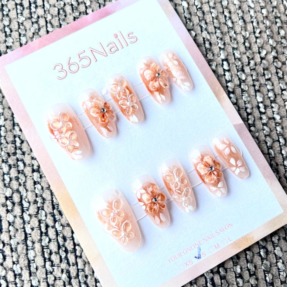 365nails: "Amber Lace" – Unhas Postiças Amêndoa Médias, Florais em 3D e Feitas à Mão
