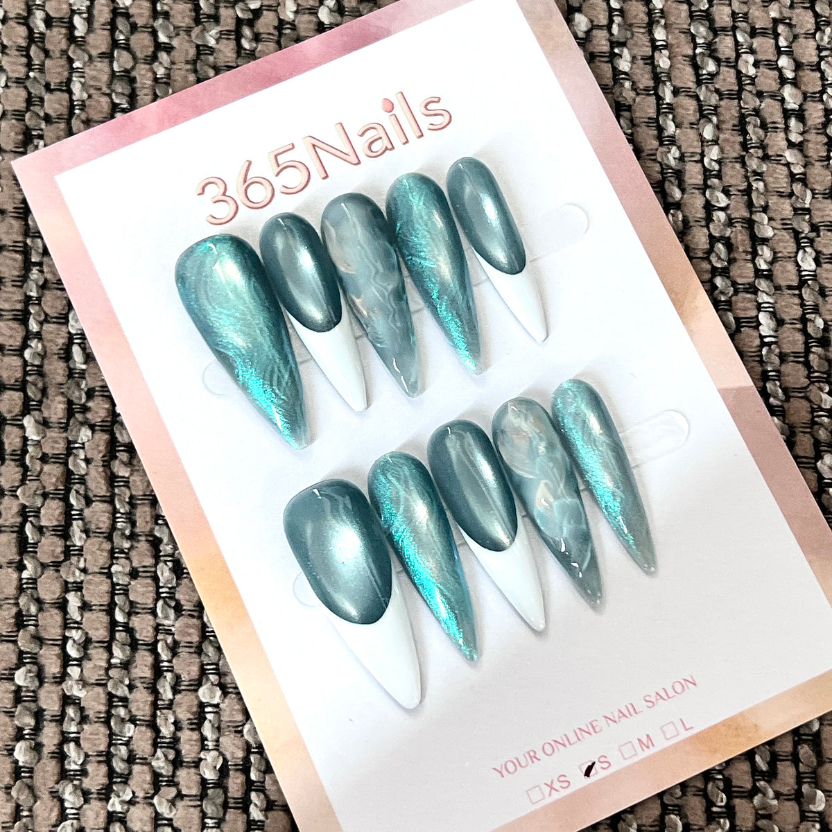 Emerald Chrome - Green Cat Eye Press-On Nails