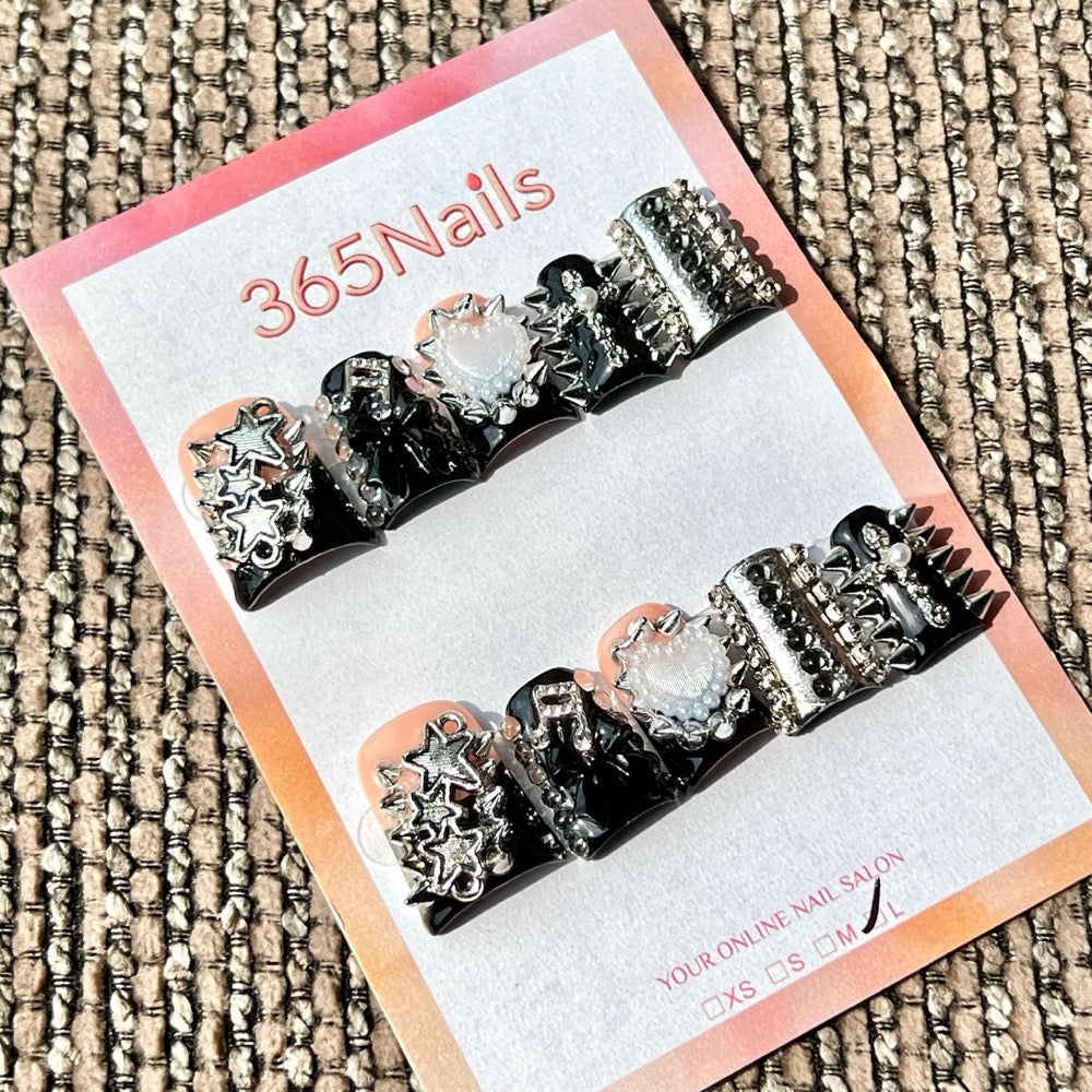 365nails: "Black Star Heart Short" – Handmade Short Trapezoid Press-On Nails