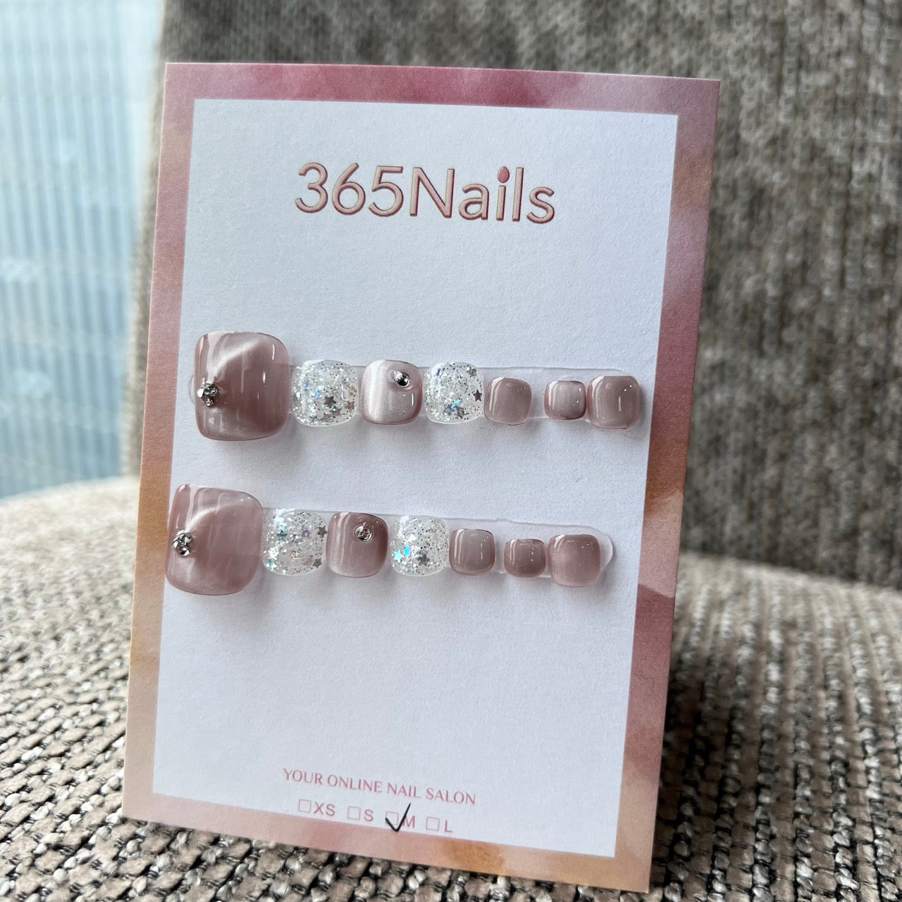 365nails: "olho de gato areia suave & glitter prateado" – pedicure press-on artesanal