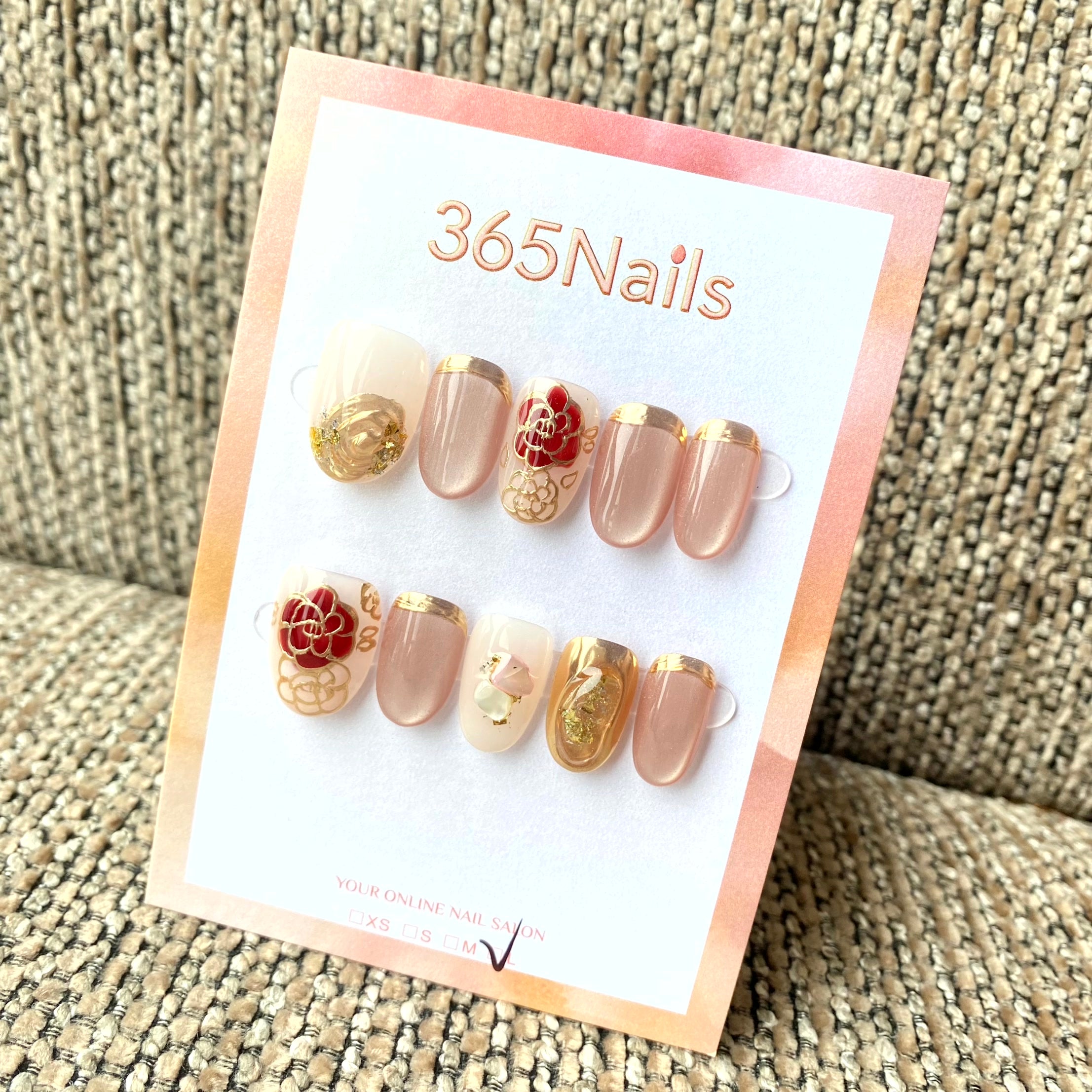 365nails : « Rose cramoisie dorée » – Floral 3D & chrome or, ongles forme ovale faits main.