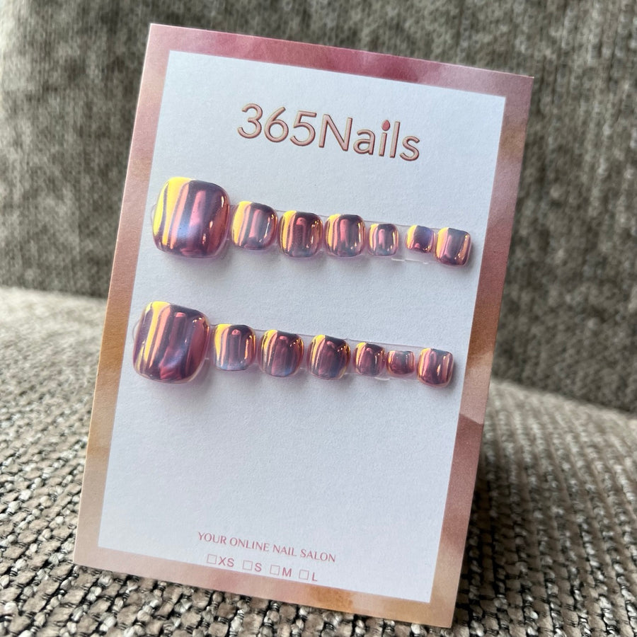 365nails: "holographic chrome mirror" – handmade press-on pedicure