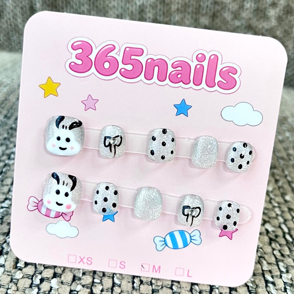 365nails: "Cloud Puppy Love" – 3D 캐릭터 수제 숏 스퀘어형 네일