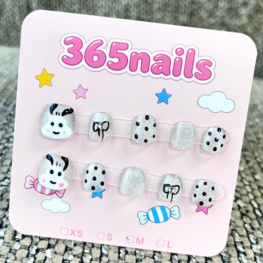 365nails: "Cloud Puppy Love" – 3D 캐릭터 수제 숏 스퀘어형 네일